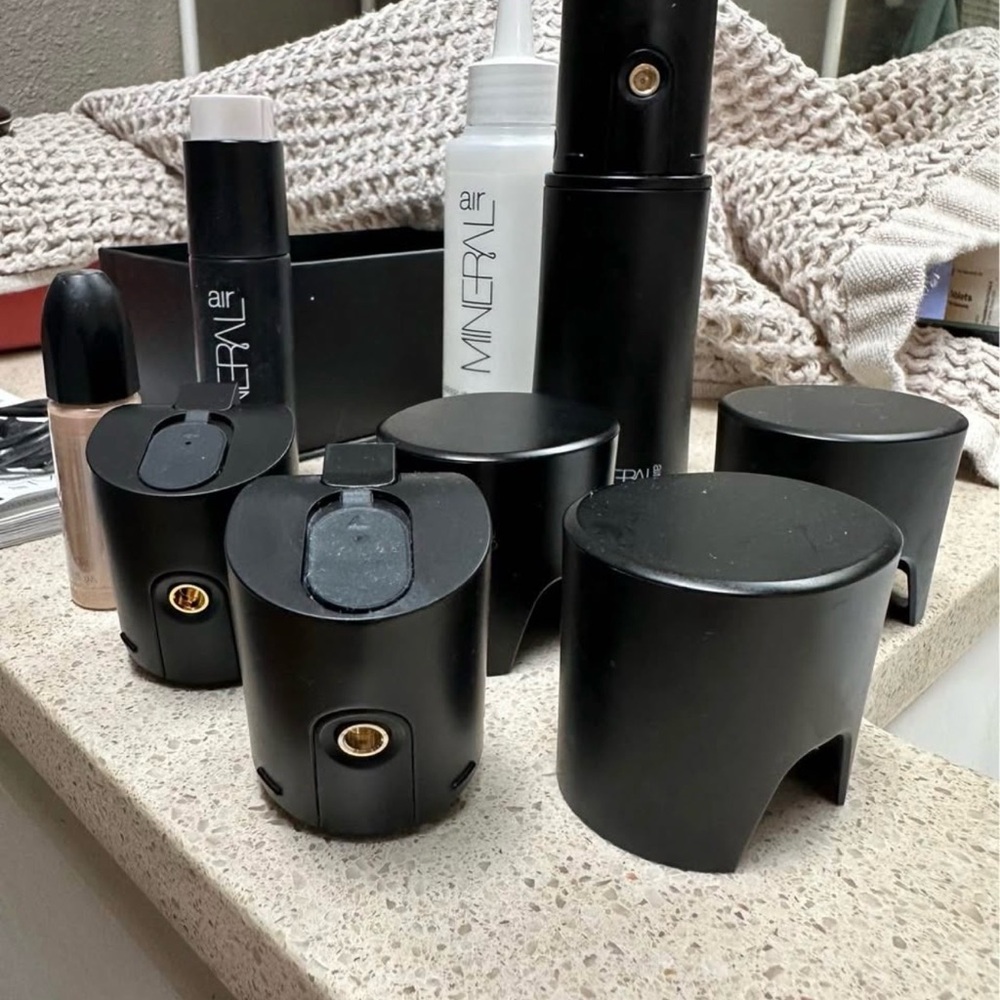 Mineral Air Complexion starter kit & Renewal serum system (airbrush foundation)